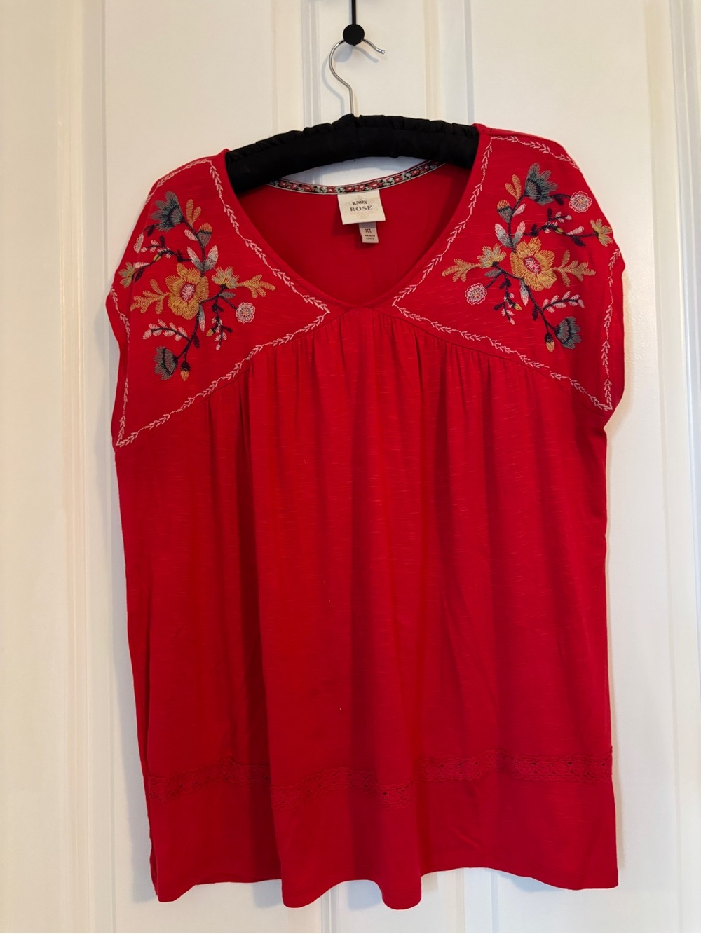 Knox Rose - Red Embroidered V-Neck Sleeveless Blouse.  Size XL